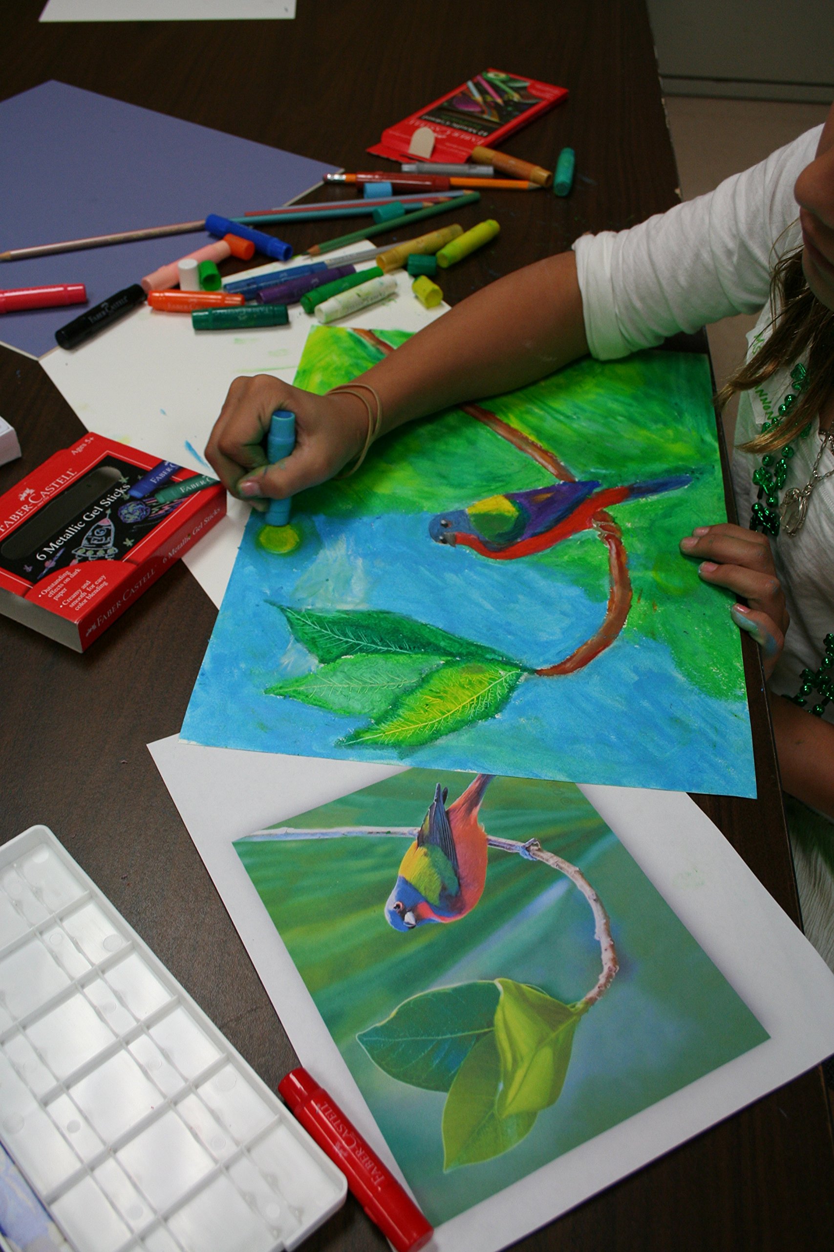 Faber-Castell Gel Sticks - 12 Twistable Watercolor Crayons for Kids with Brush - Watercolors for Kids - Image 5